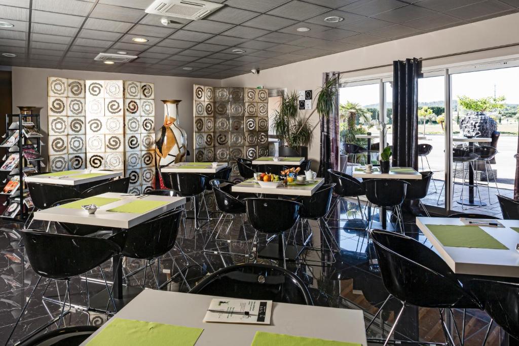 Le Ya'Tis Hotel Saint-Laurent-des-Arbres Buitenkant foto