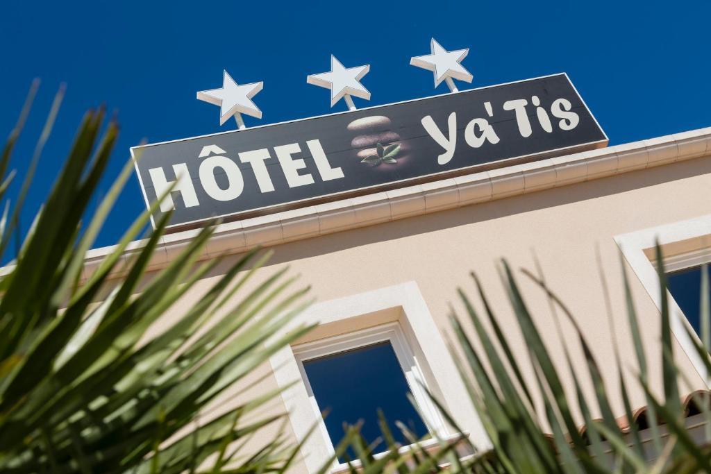 Le Ya'Tis Hotel Saint-Laurent-des-Arbres Buitenkant foto
