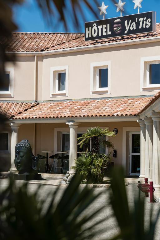 Le Ya'Tis Hotel Saint-Laurent-des-Arbres Buitenkant foto